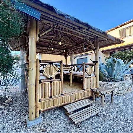 Villa Zenith, Piscine & Paillotte Bambou Nîmes