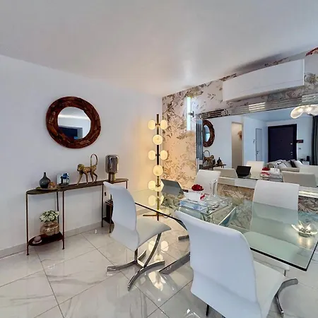 Zenith, Piscine & Paillotte Bambou Villa Nîmes